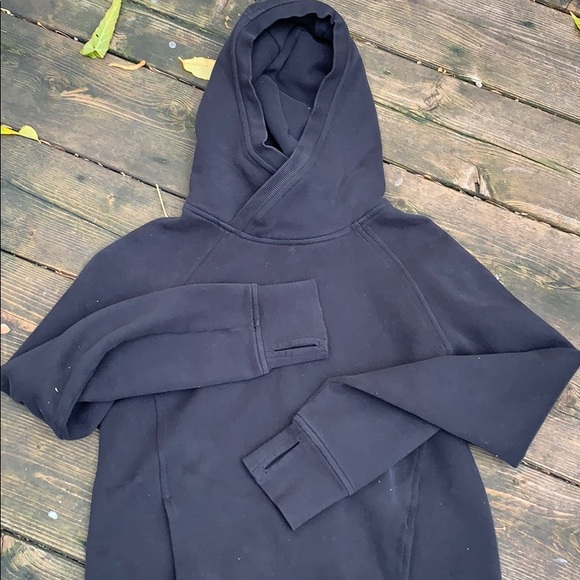 LuluLemon Sweatshirt - Picture 2 of 7